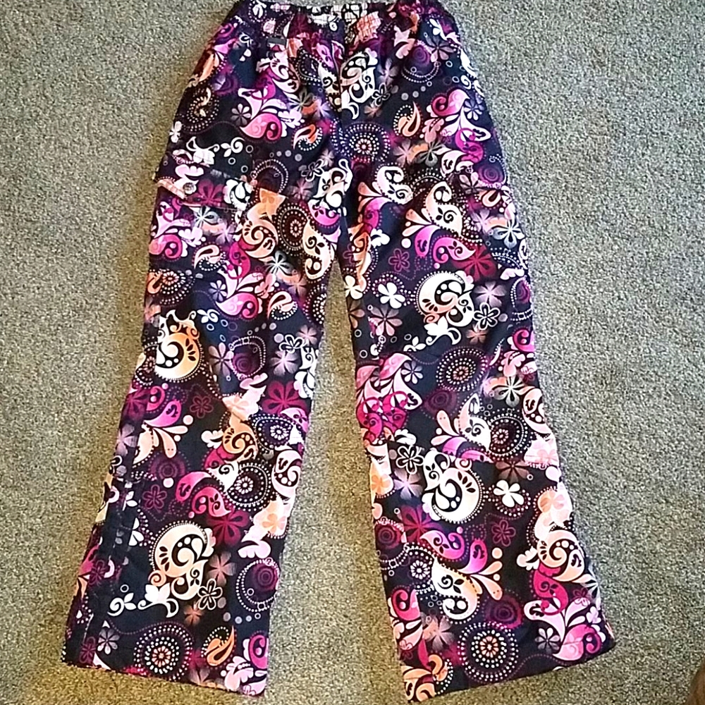 SO CUTE! Girls snow pants